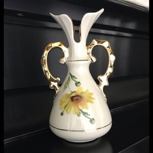 Vintage Bel-Terr accent mini vase